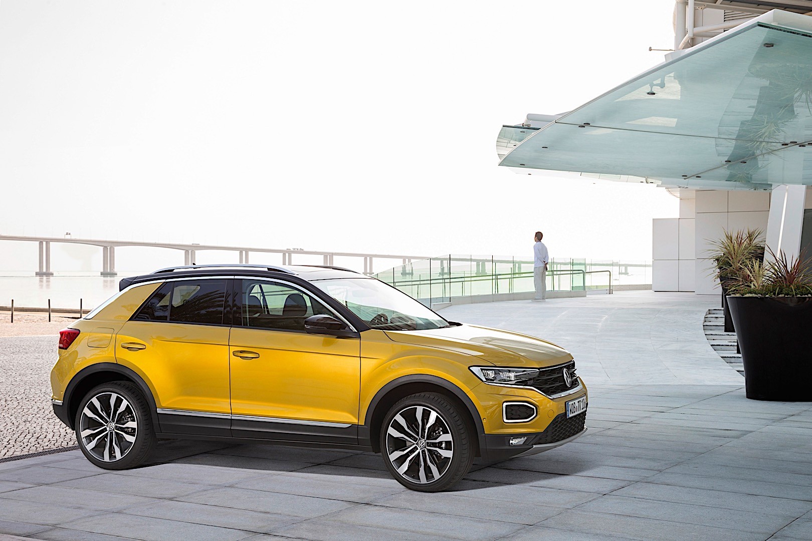 Volkswagen T-Roc photo 23