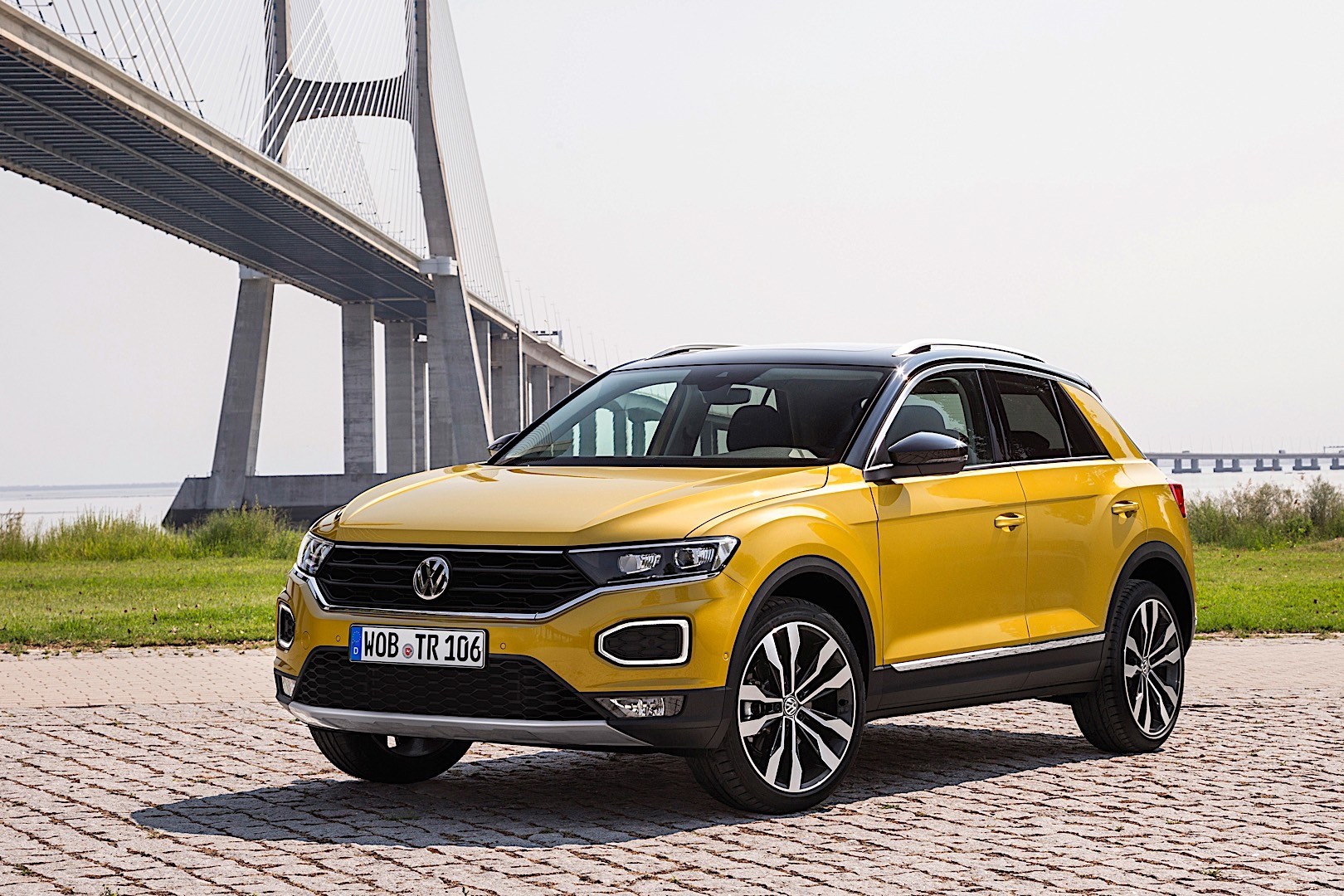 Volkswagen T-Roc photo 35