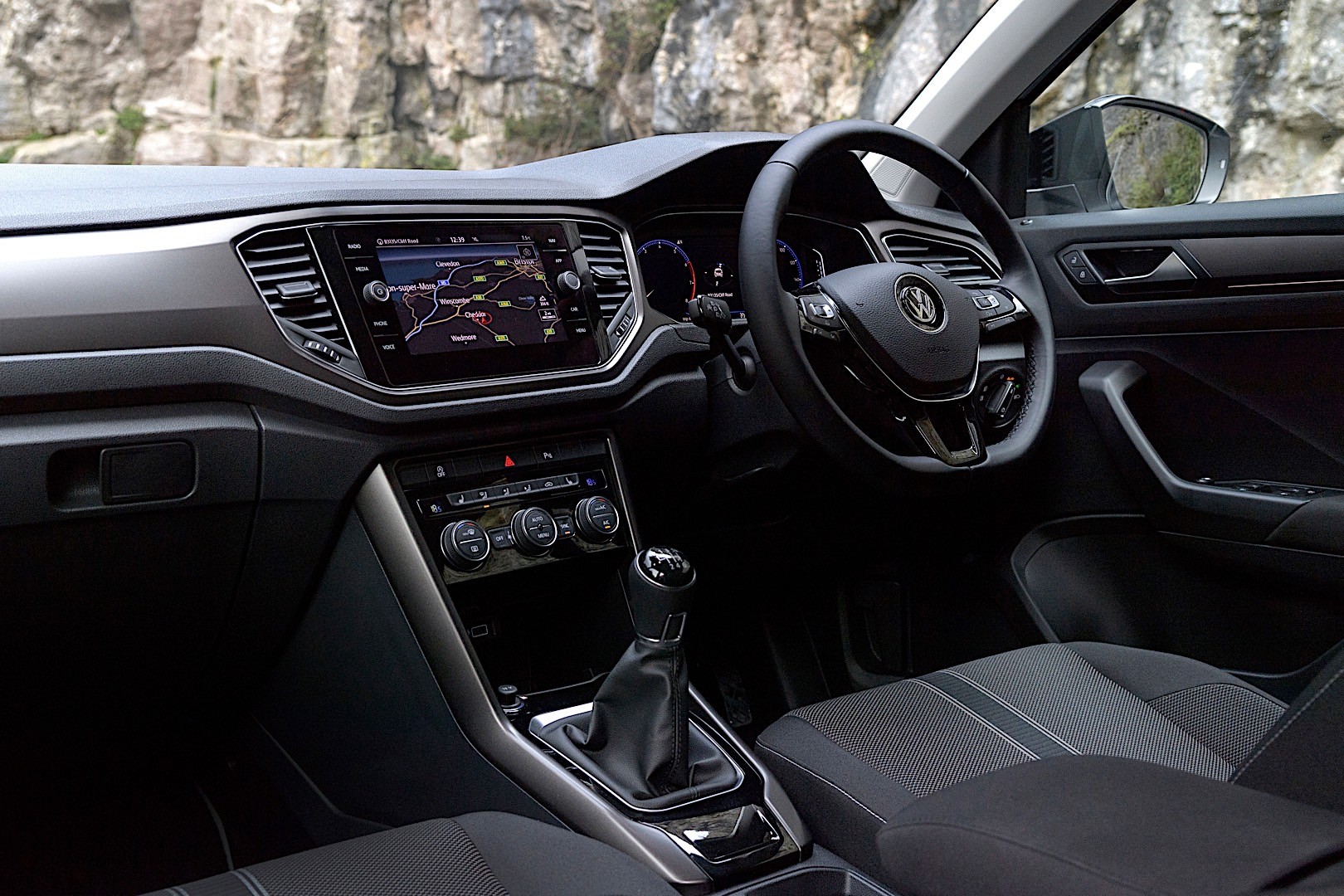 Volkswagen T-Roc photo 88