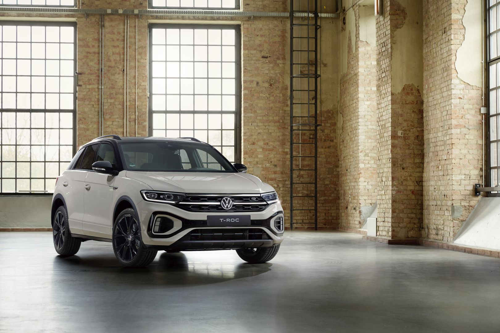 Volkswagen T-Roc photo 3