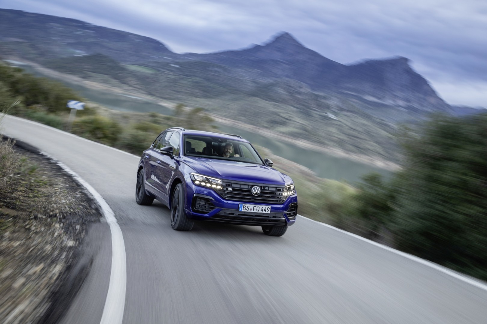 VOLKSWAGEN Touareg R