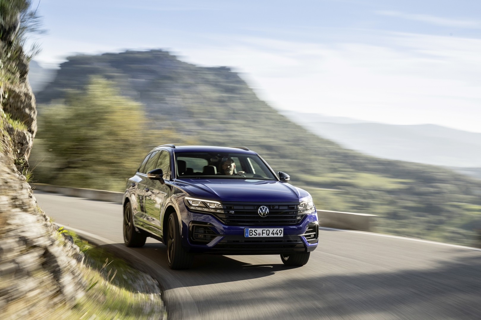Volkswagen Touareg R photo 9