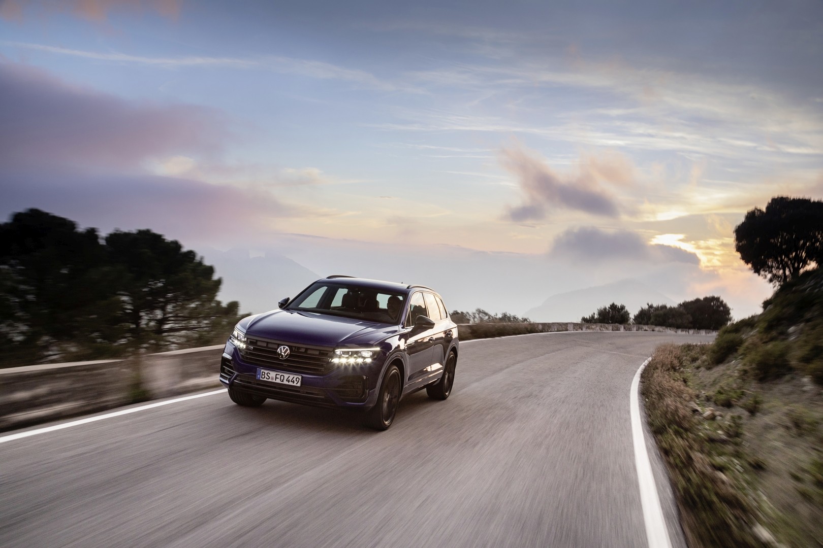 Volkswagen Touareg R photo 14