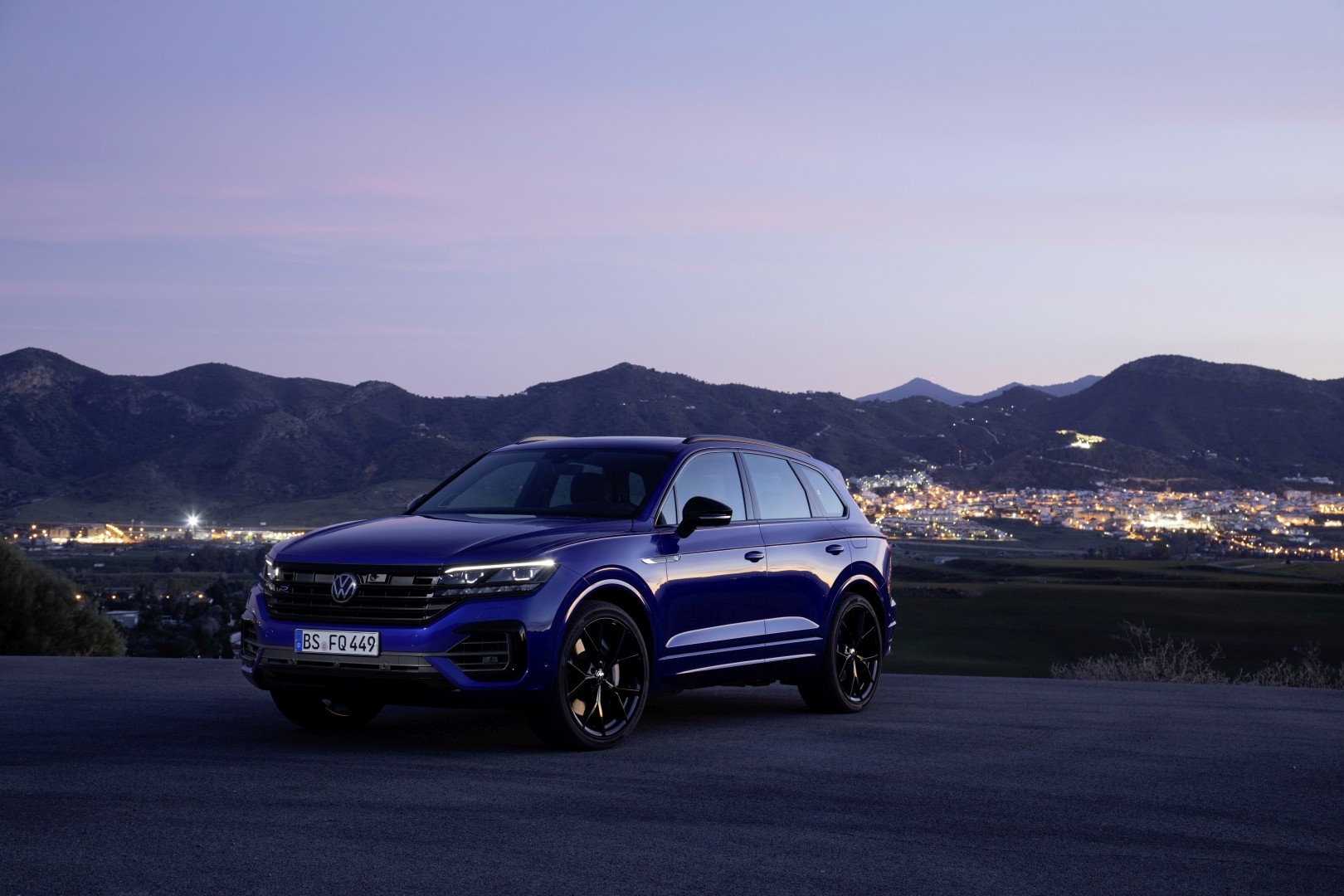 Volkswagen Touareg R photo 30