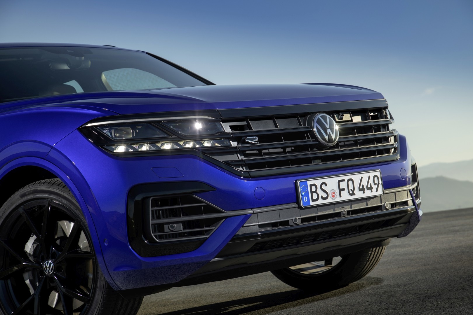 Volkswagen Touareg R photo 32
