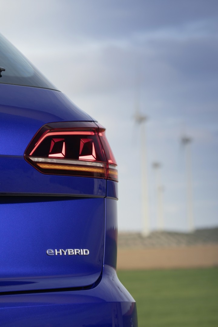 Volkswagen Touareg R photo 34