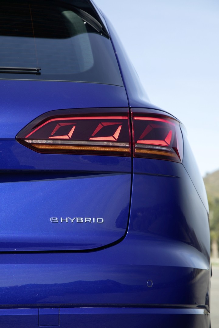 Volkswagen Touareg R photo 35