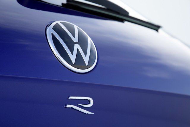 Volkswagen Touareg R photo 38