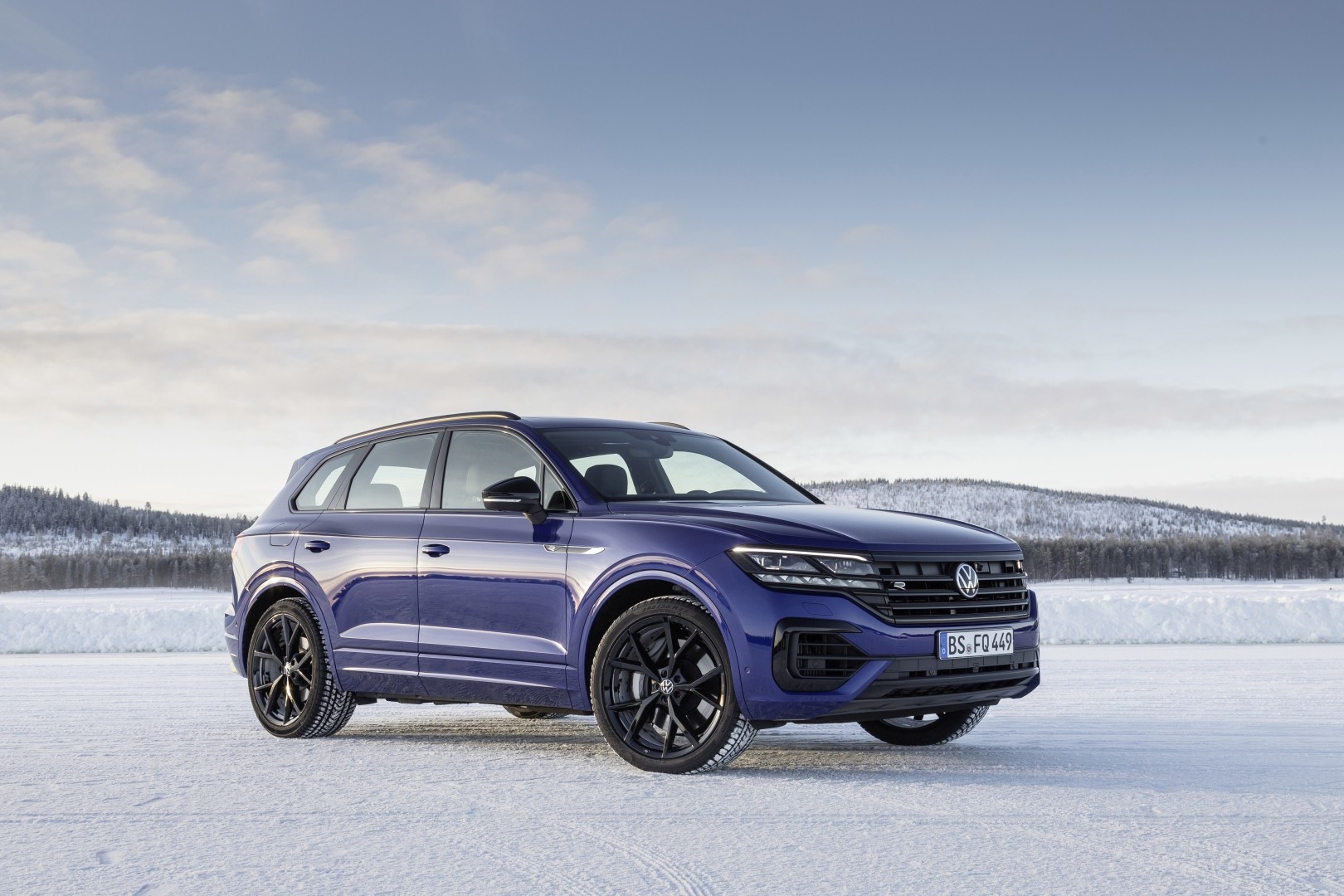 Volkswagen Touareg R photo 43