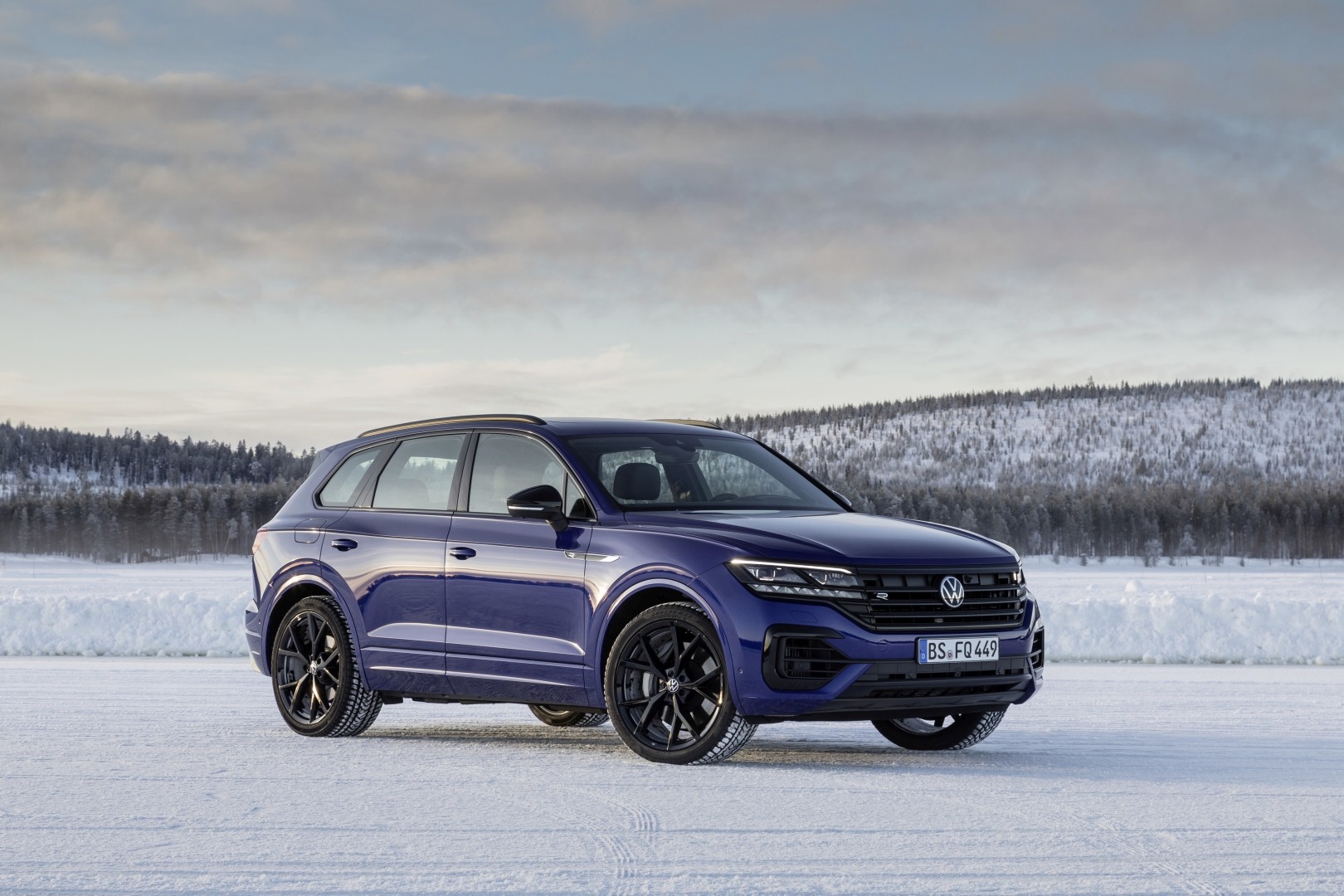 Volkswagen Touareg R photo 45