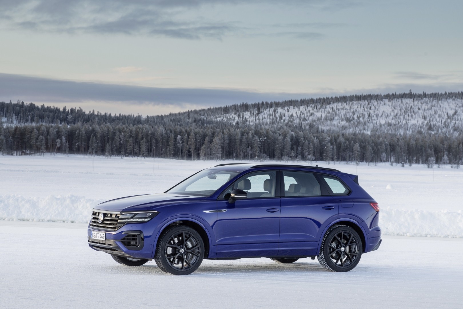 Volkswagen Touareg R photo 51