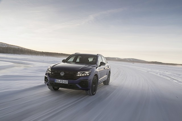 Volkswagen Touareg R photo 57