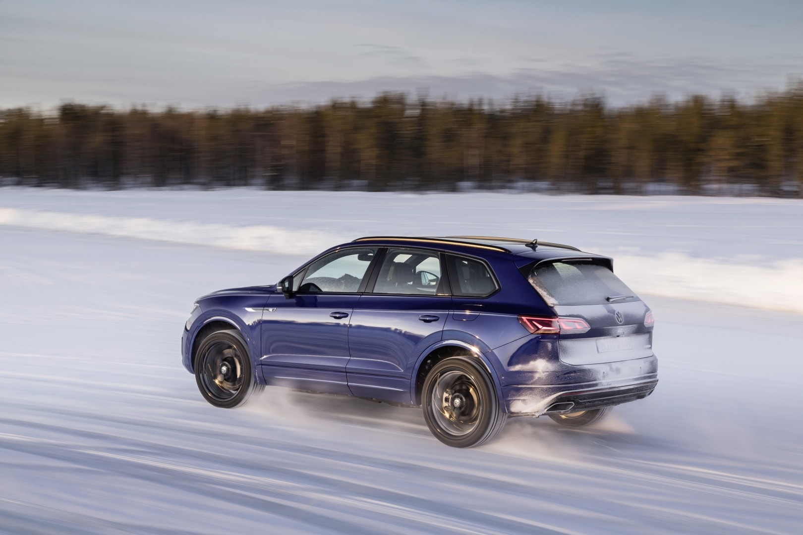 Volkswagen Touareg R photo 60