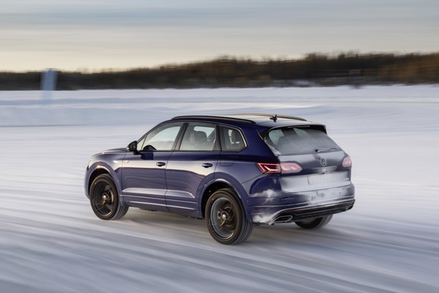 Volkswagen Touareg R photo 61