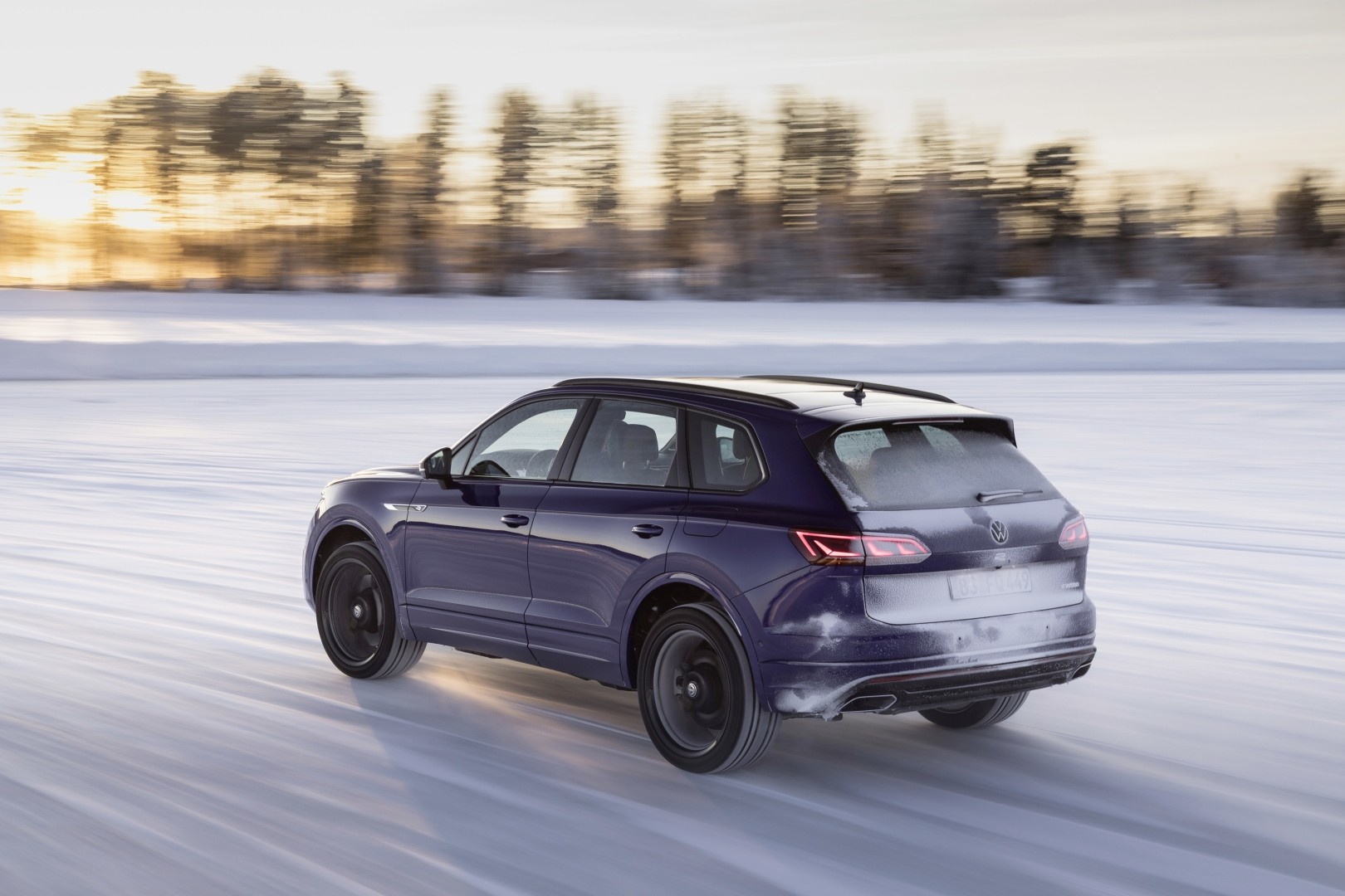 Volkswagen Touareg R photo 63