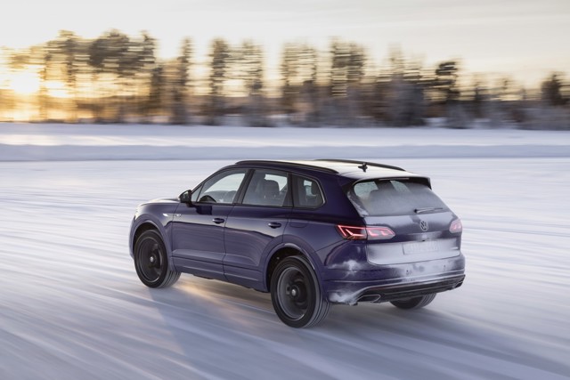 Volkswagen Touareg R photo 63