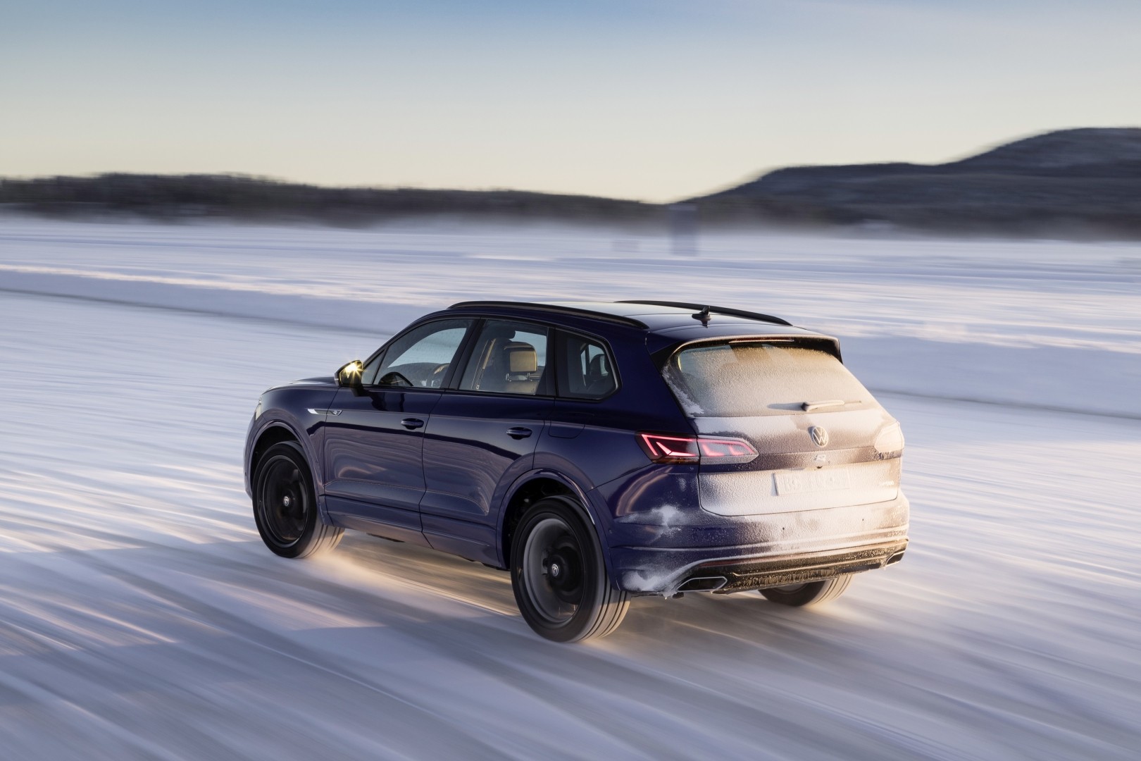 Volkswagen Touareg R photo 64