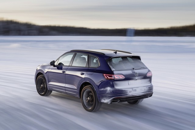 Volkswagen Touareg R photo 65