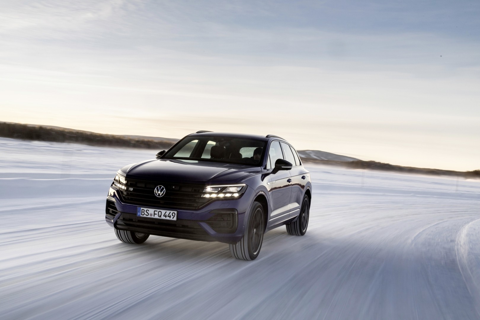 Volkswagen Touareg R photo 68