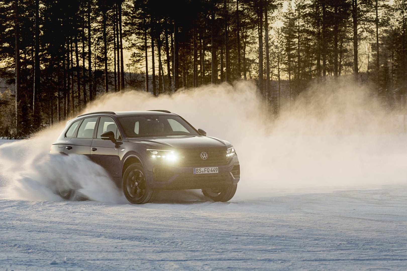 Volkswagen Touareg R photo 71