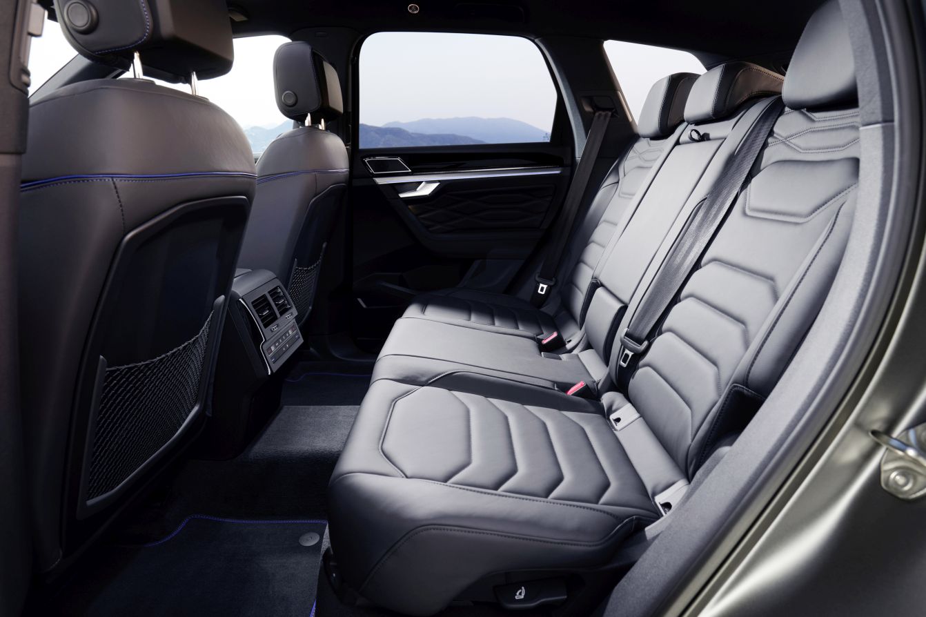 Volkswagen Touareg R photo 64