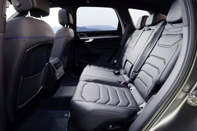 Volkswagen Touareg R photo 64