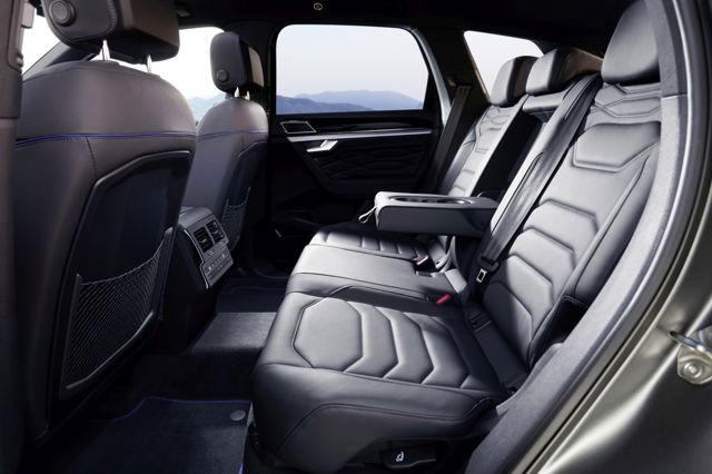 Volkswagen Touareg R photo 65