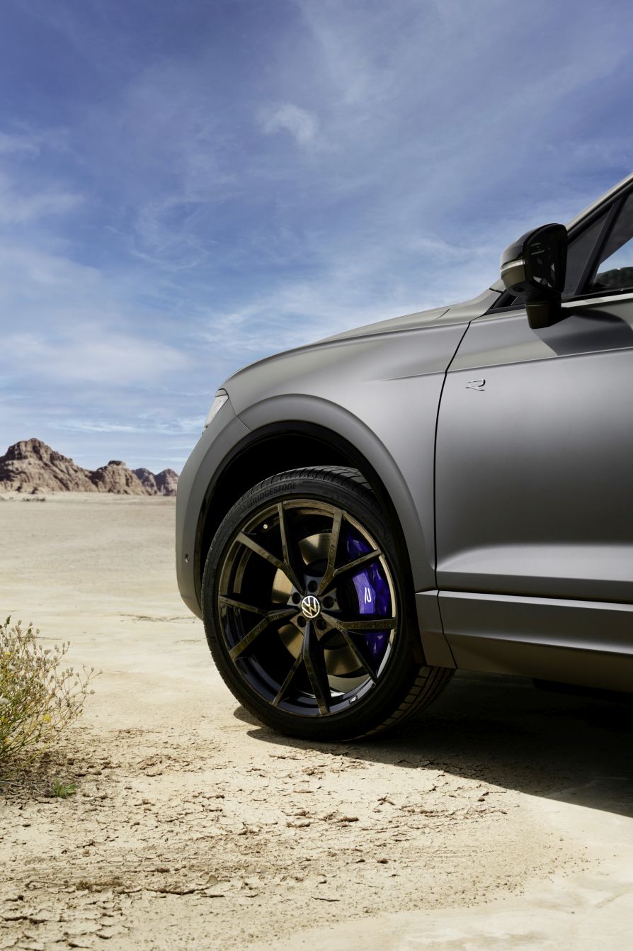 Volkswagen Touareg R photo 16