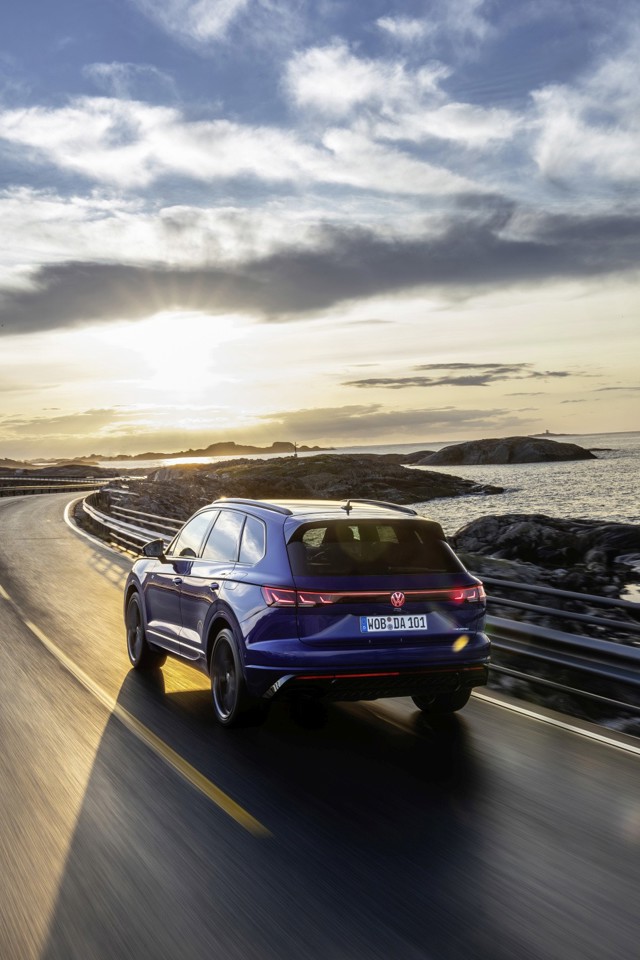 Volkswagen Touareg R photo 19