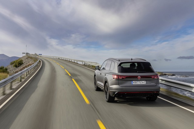 Volkswagen Touareg R photo 42