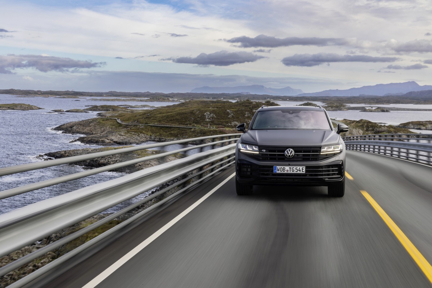 Volkswagen Touareg R photo 43