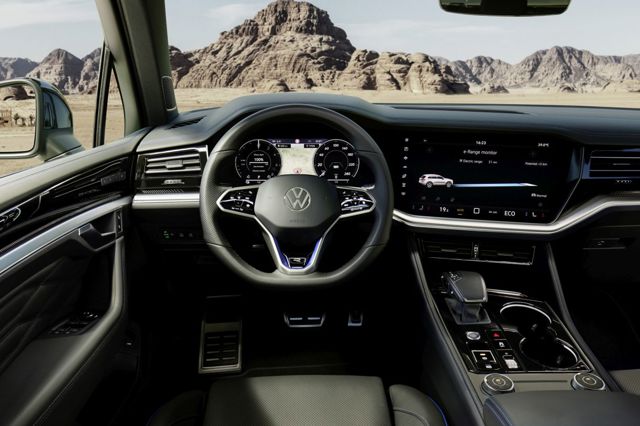 Volkswagen Touareg R photo 56