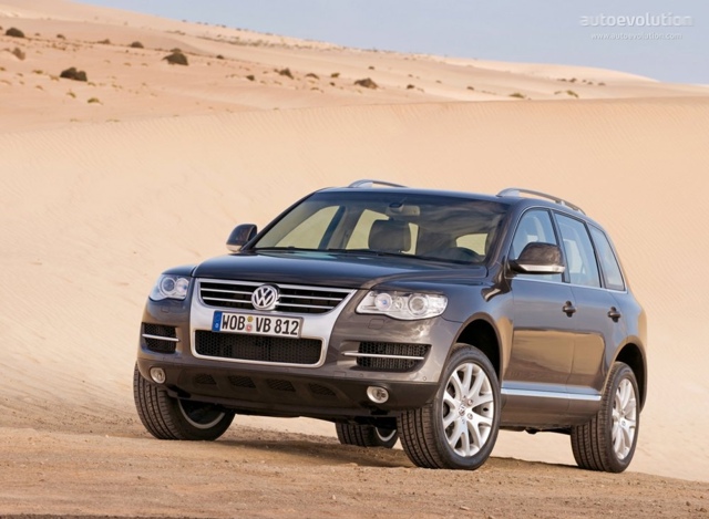 VOLKSWAGEN Touareg