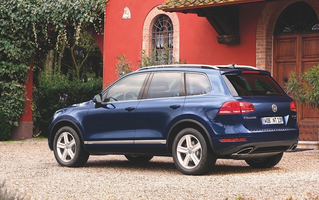 VOLKSWAGEN Touareg
