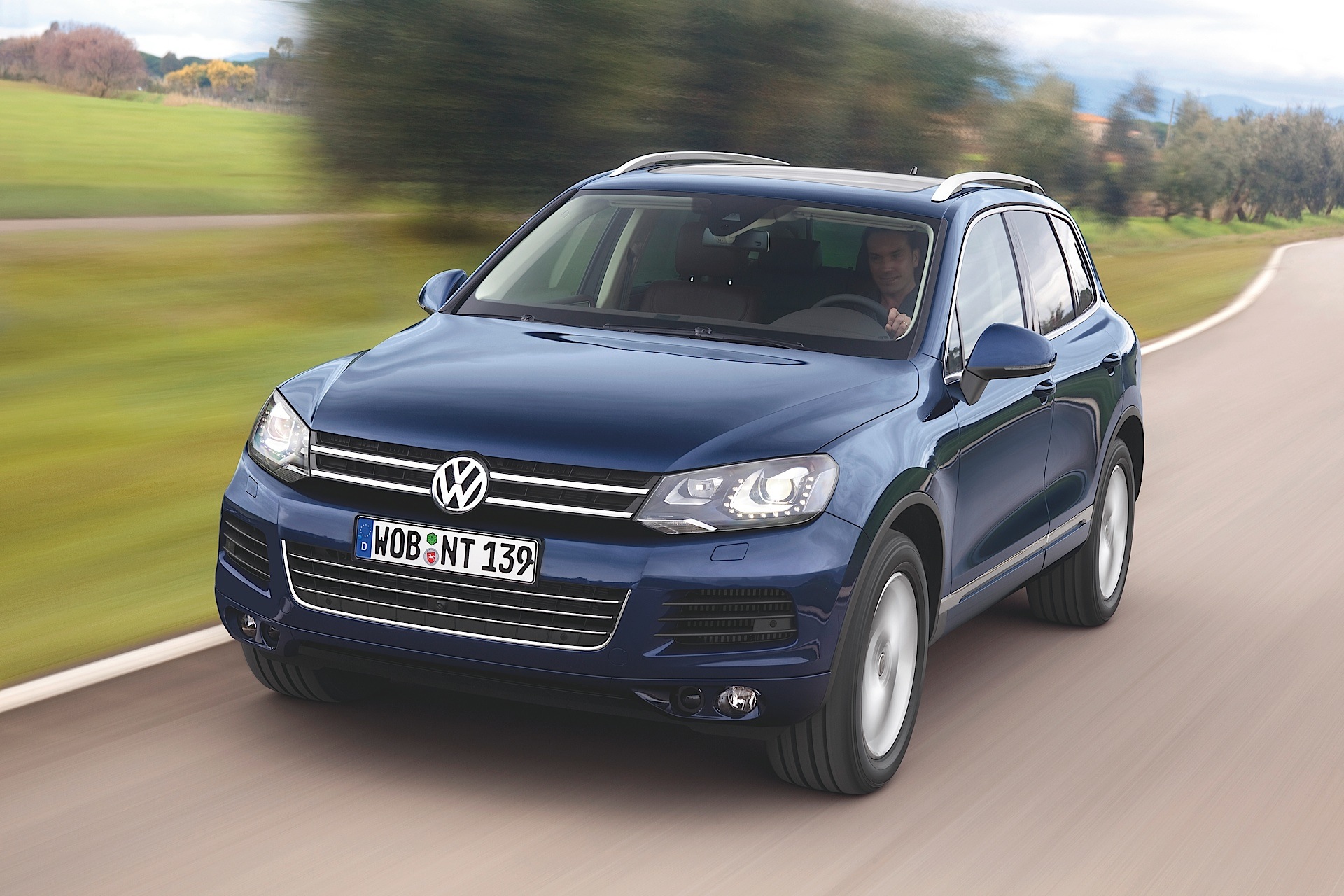 Volkswagen Touareg photo 2
