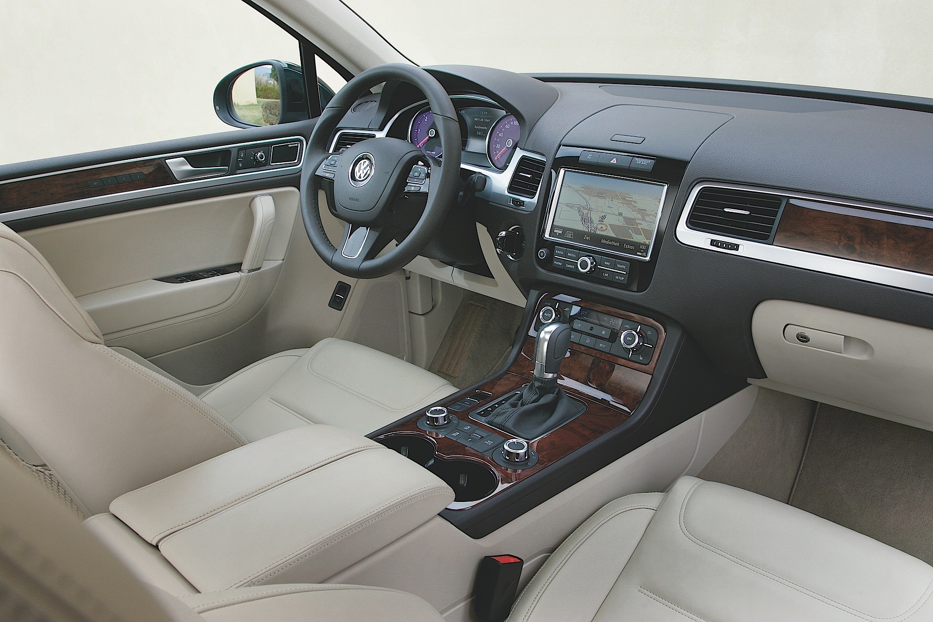 Volkswagen Touareg photo 70