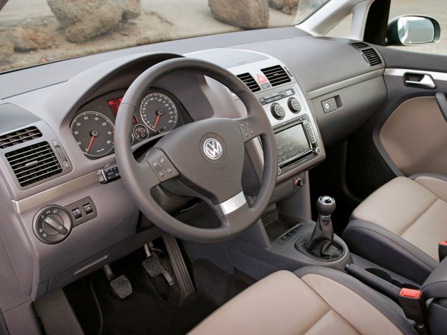 Volkswagen Touran foto 26