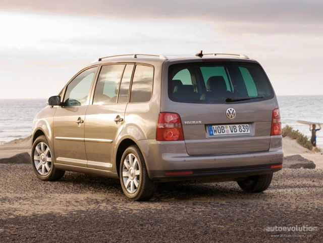 Volkswagen Touran foto 2