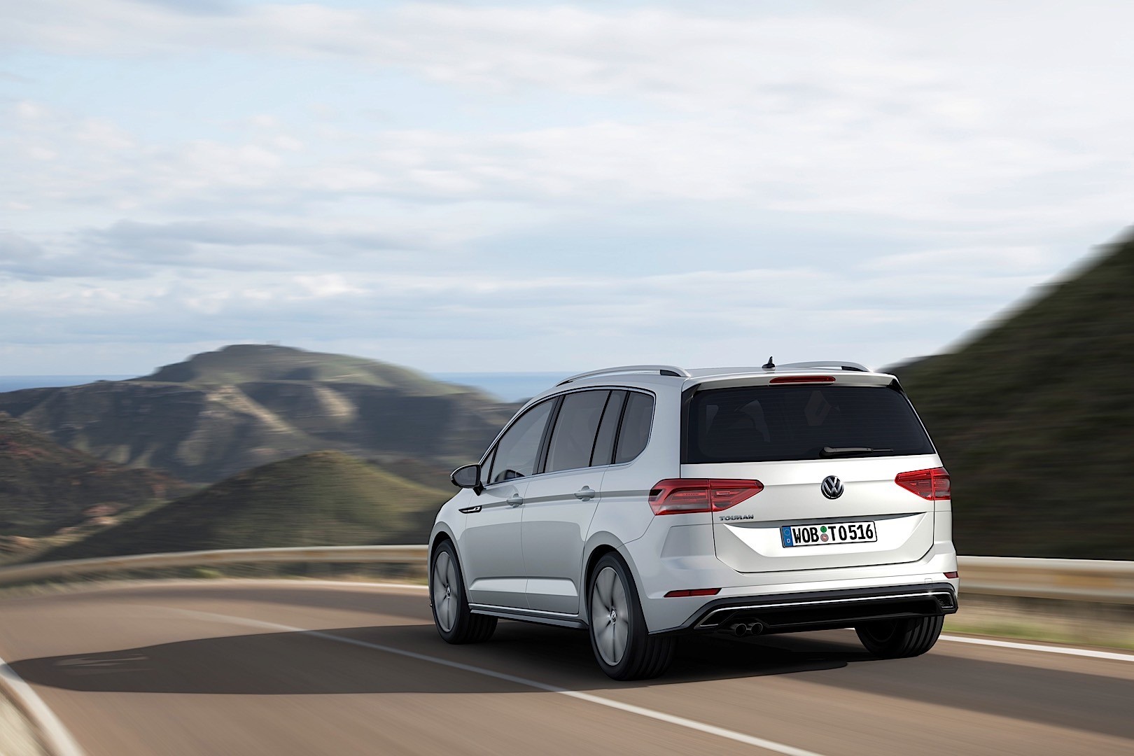 Volkswagen Touran photo 2