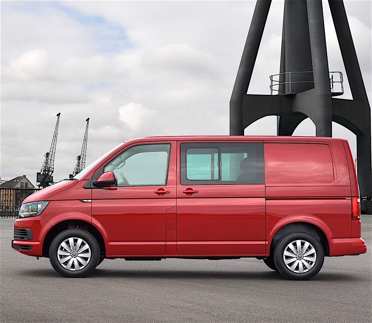 Volkswagen Transporter Kombi photo 5