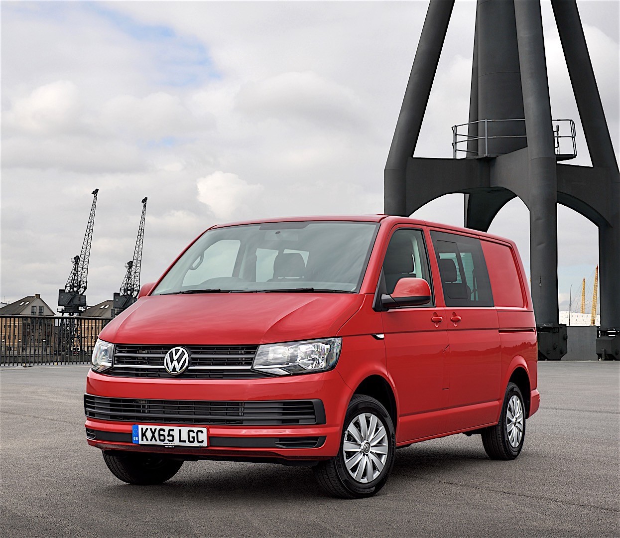 Volkswagen Transporter Kombi photo 8