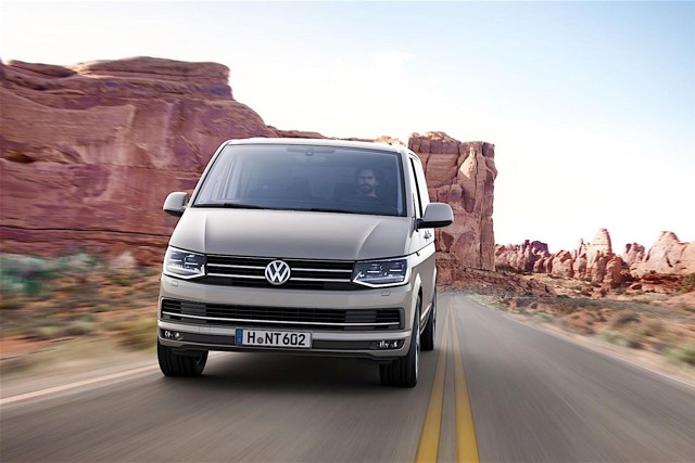 Volkswagen Transporter Kombi photo 9