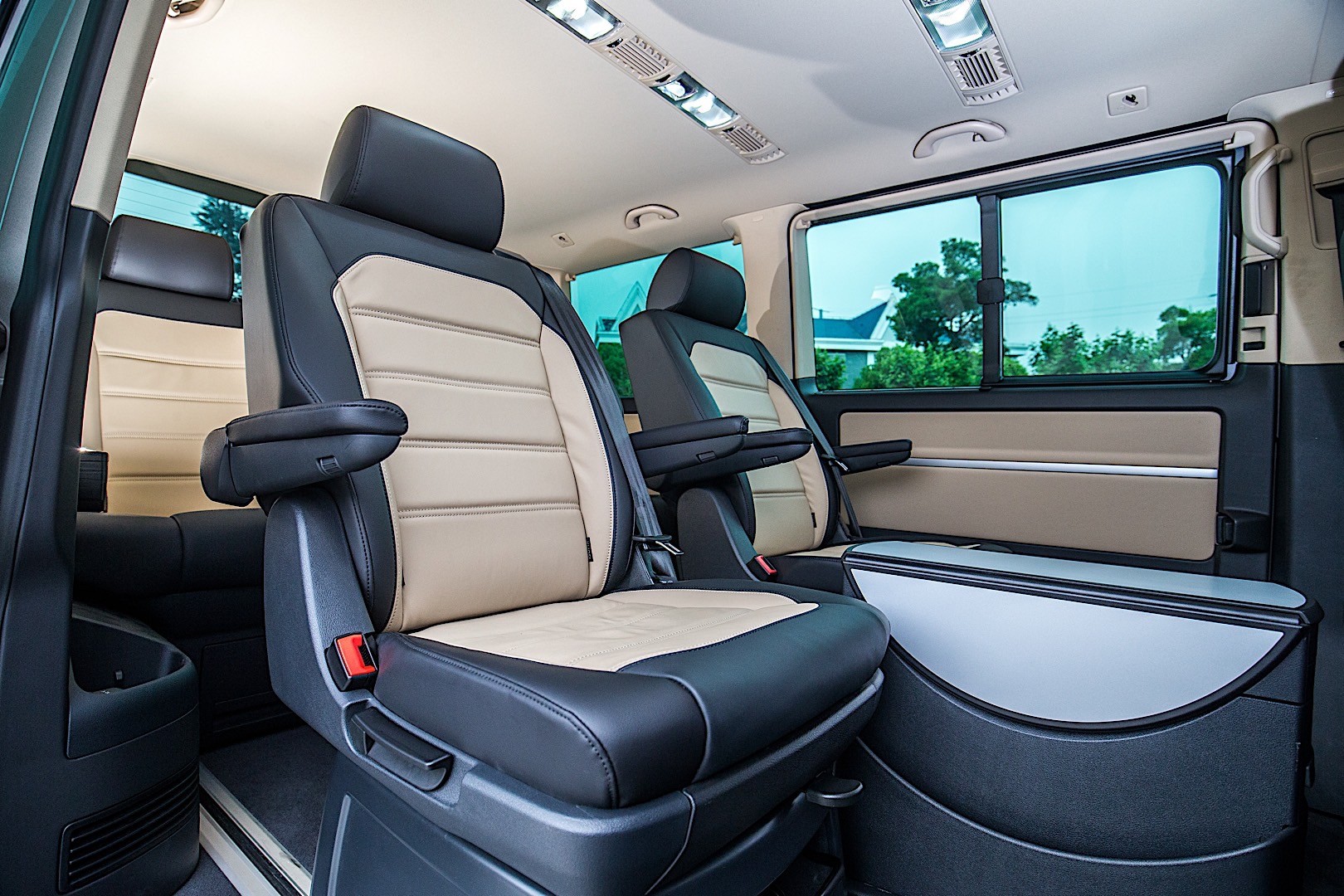 Volkswagen Transporter Kombi photo 86