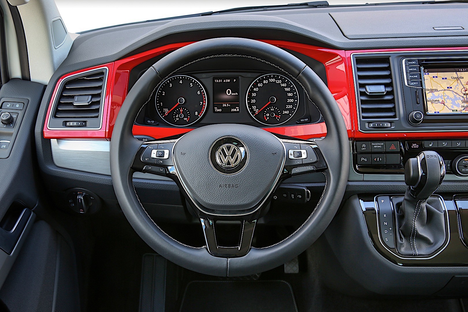 Volkswagen Transporter Kombi photo 92