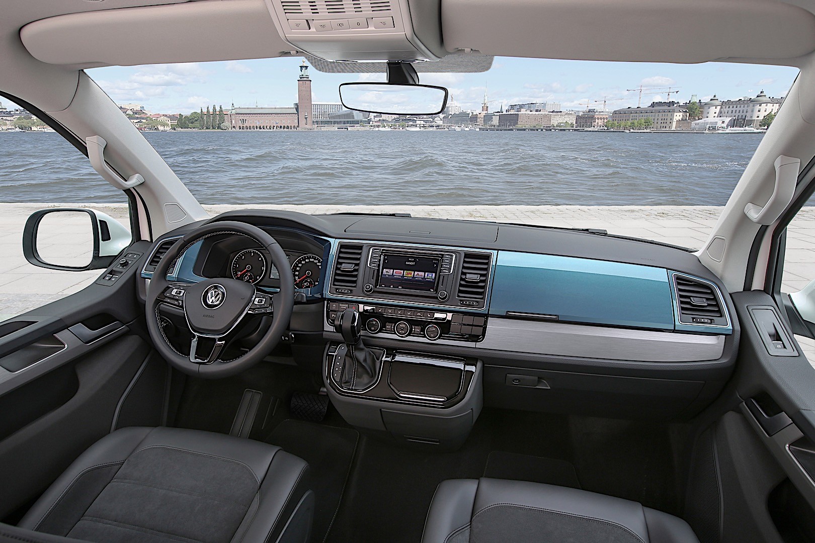 Volkswagen Transporter Kombi photo 94