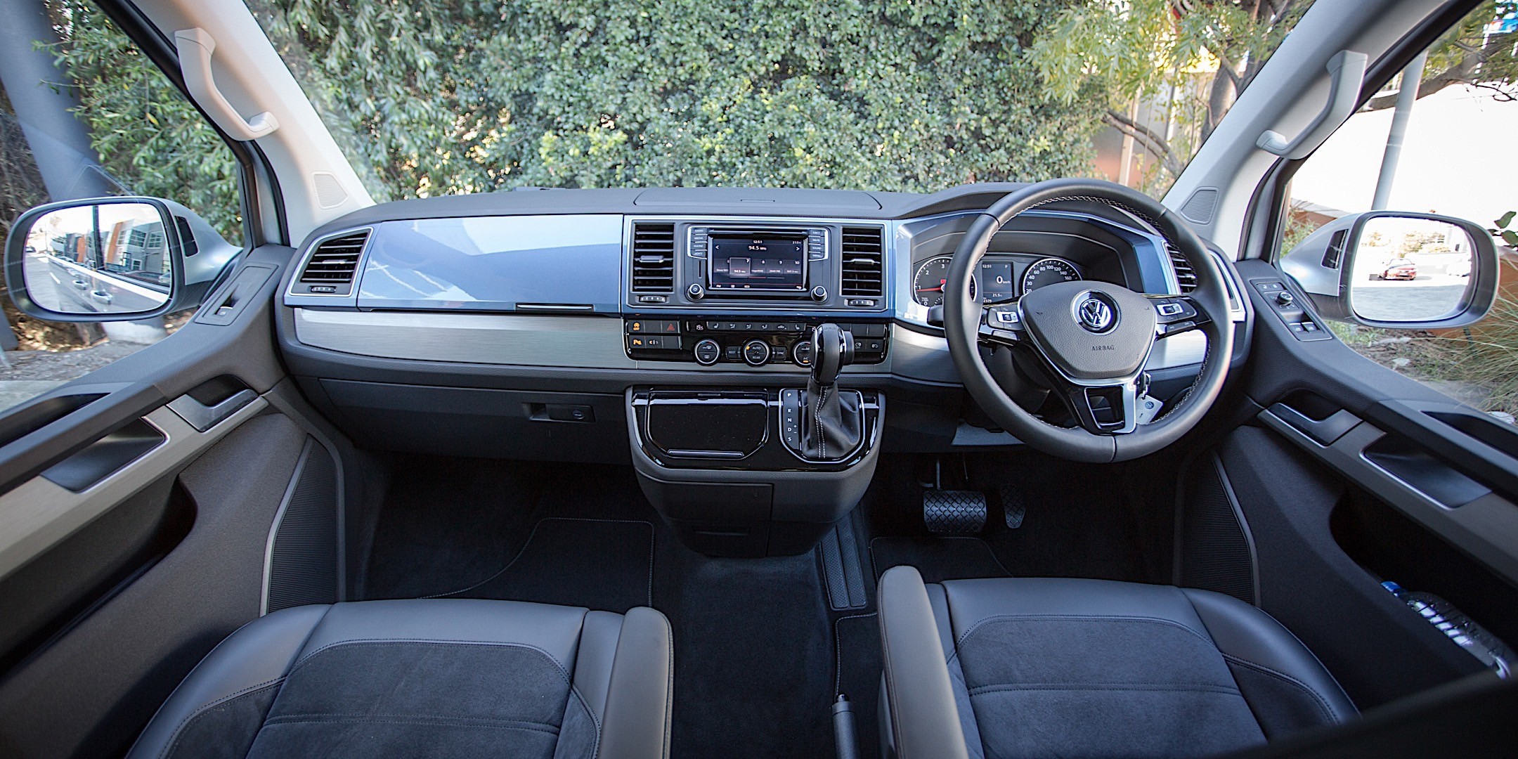 Volkswagen Transporter Kombi photo 95