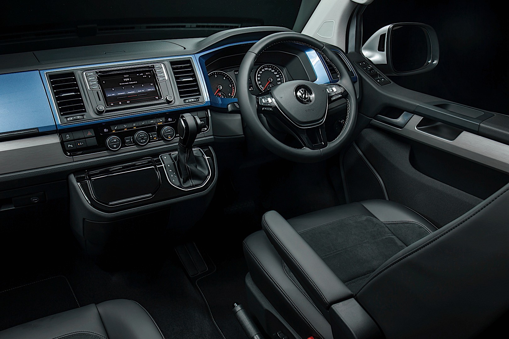 Volkswagen Transporter Kombi photo 96