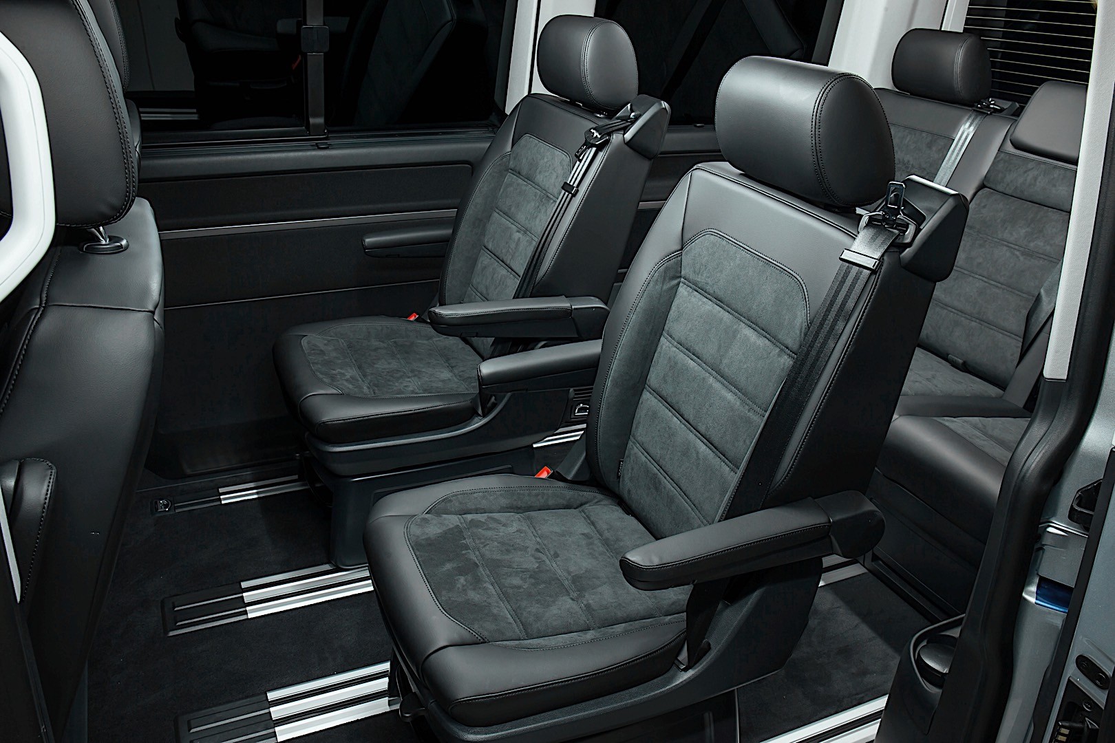 Volkswagen Transporter Kombi photo 97