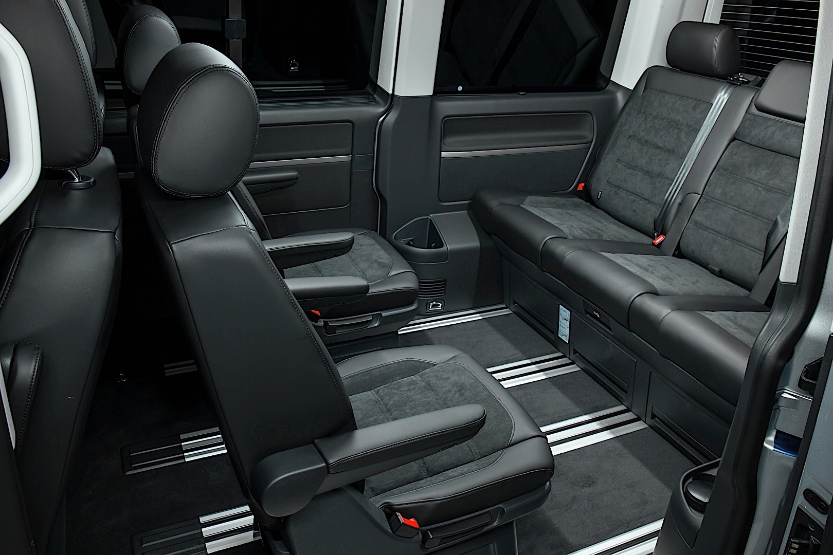 Volkswagen Transporter Kombi photo 98