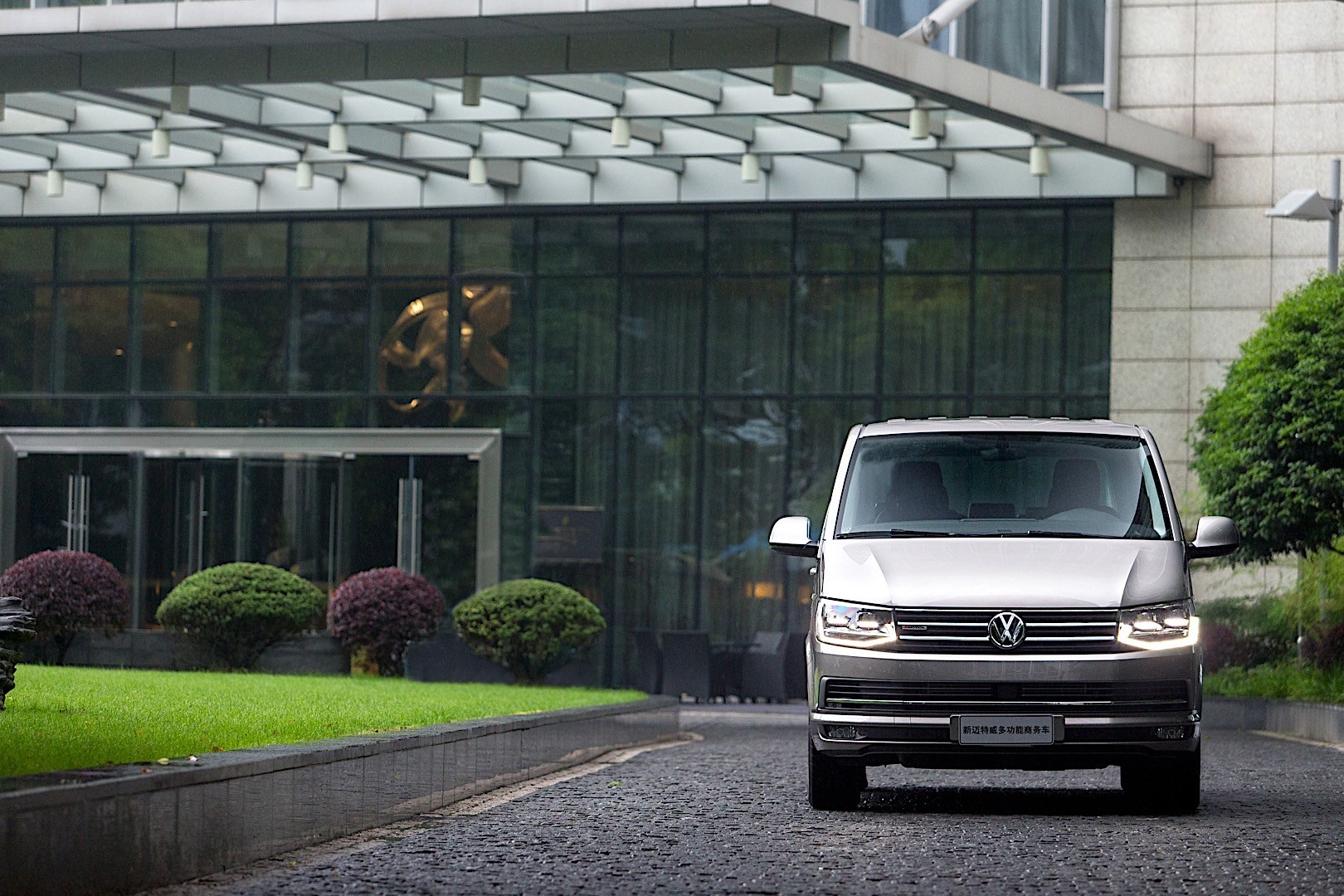 Volkswagen Transporter Kombi photo 18